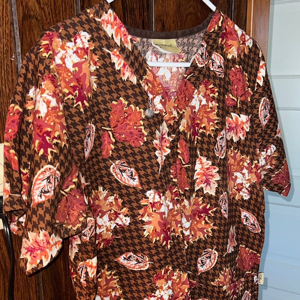 Tafford Autumn Leaf scrub top